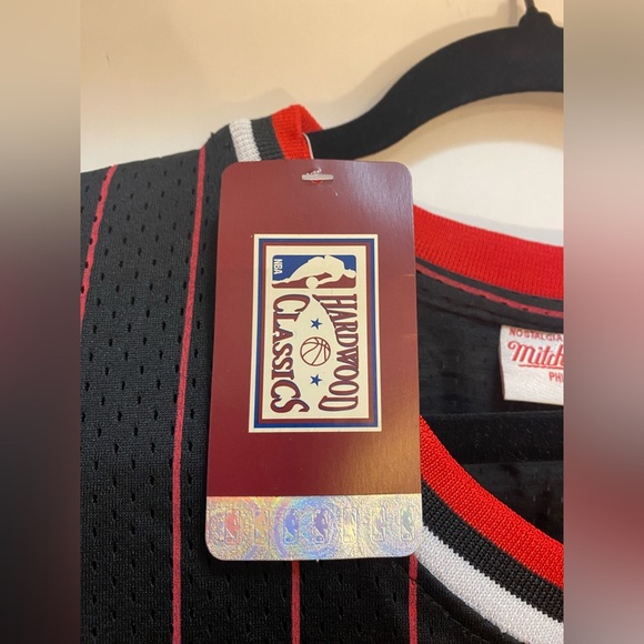 Mitchell & Ness NBA Authentic Michael Jordan Bulls Jersey 96-97 Size XL W/Socks - Picture 4 of 8